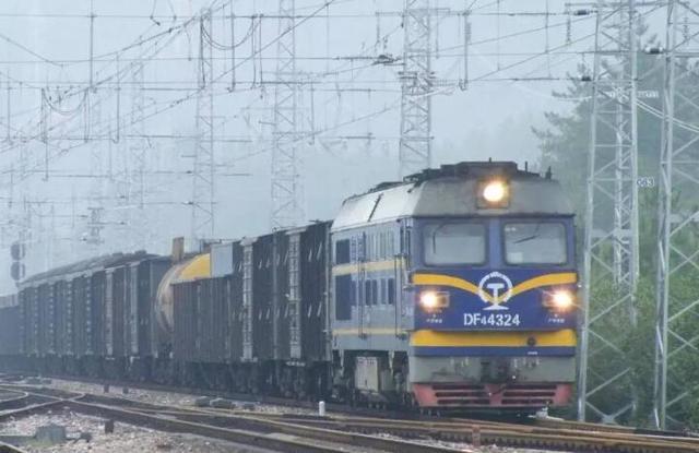 阜阳市站为何被称为农民工车站?百万农民工乘火车外出务工