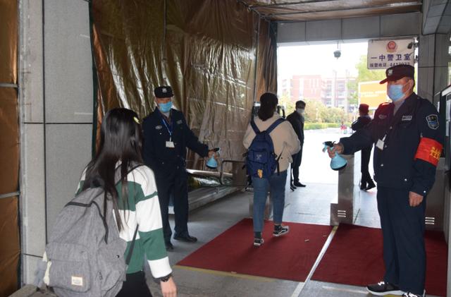 今天，开学！阜阳高三学子率先复课